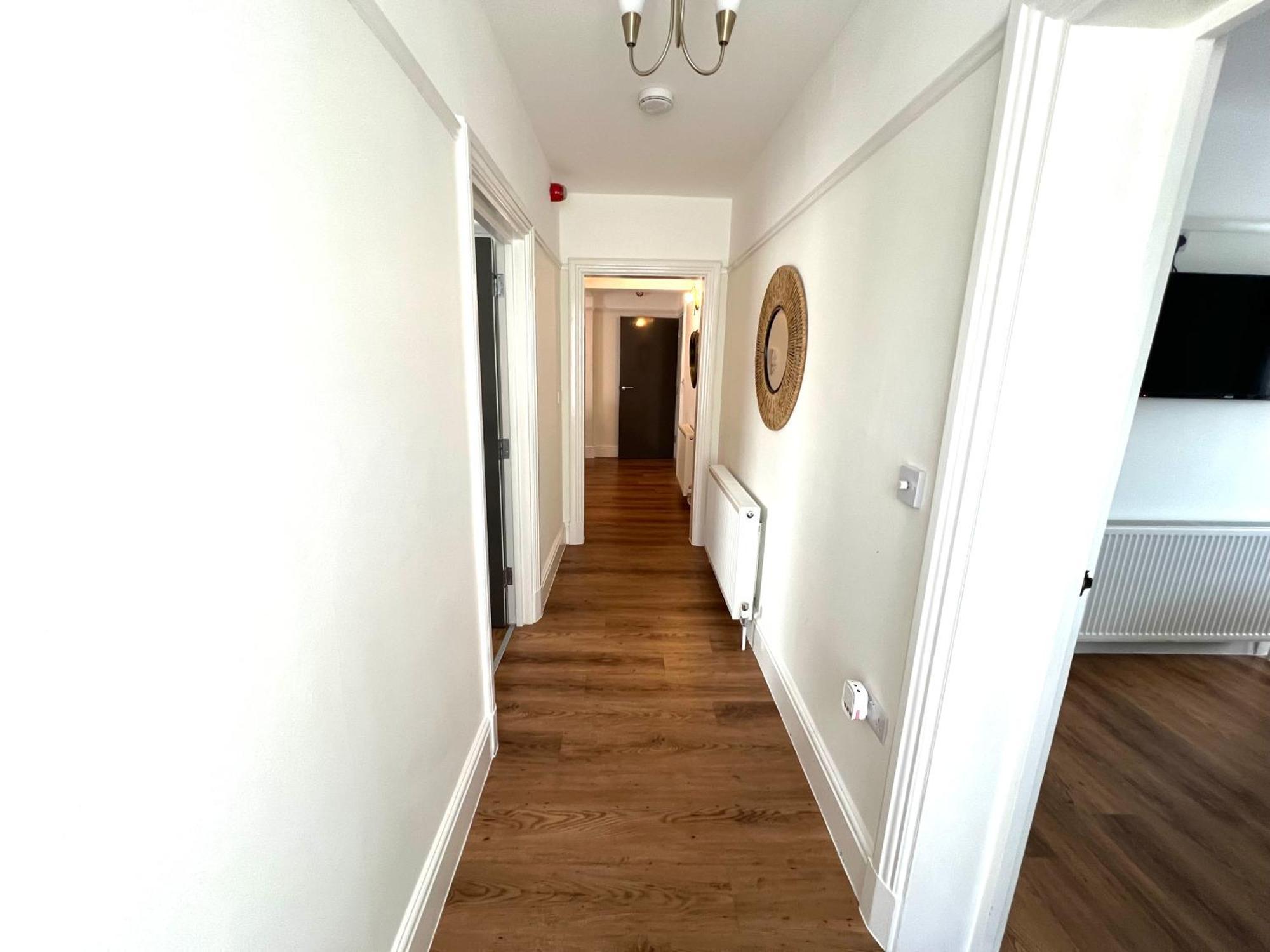 Large Family-Friendly 2Bd Glastonbury Retreat, Sleeps 5 Экстерьер фото